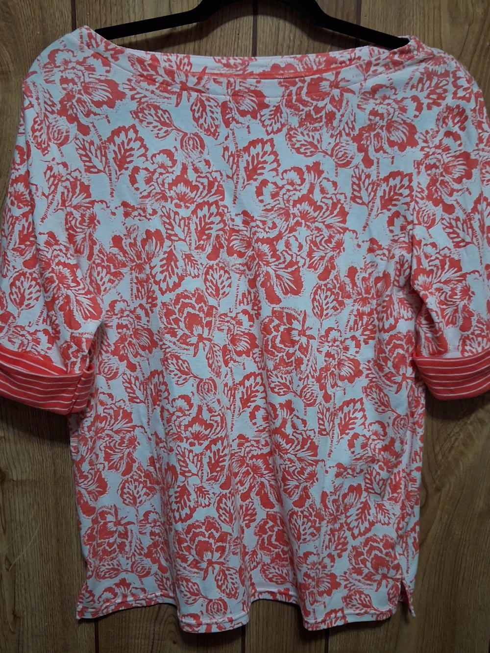 Boat Neck Floral Knit Top Size 1X White/ Coral Coastal  Hillard & Hanson Resort
